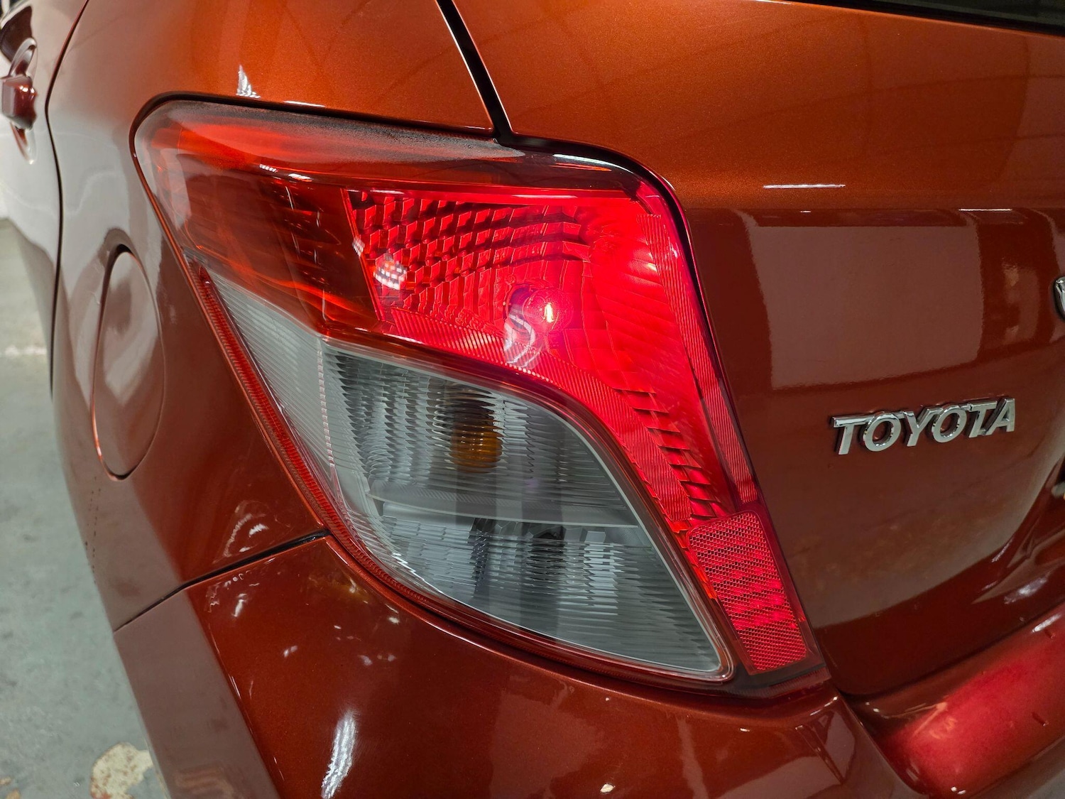 Used Toyota Yaris 2012 for sale - 76742663: Photo 62