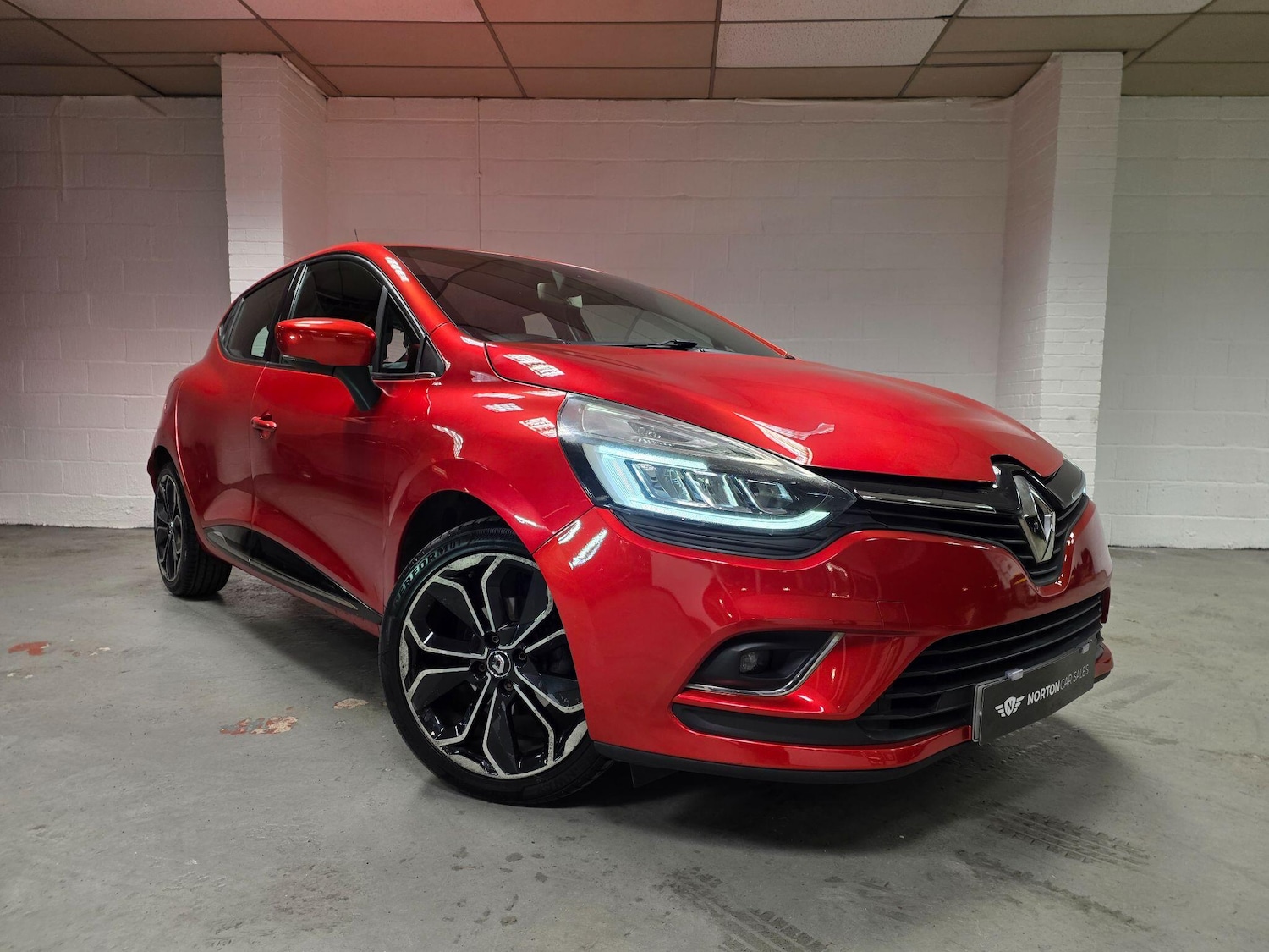 Used Renault Clio 2016 for sale - 76976846: Photo 1