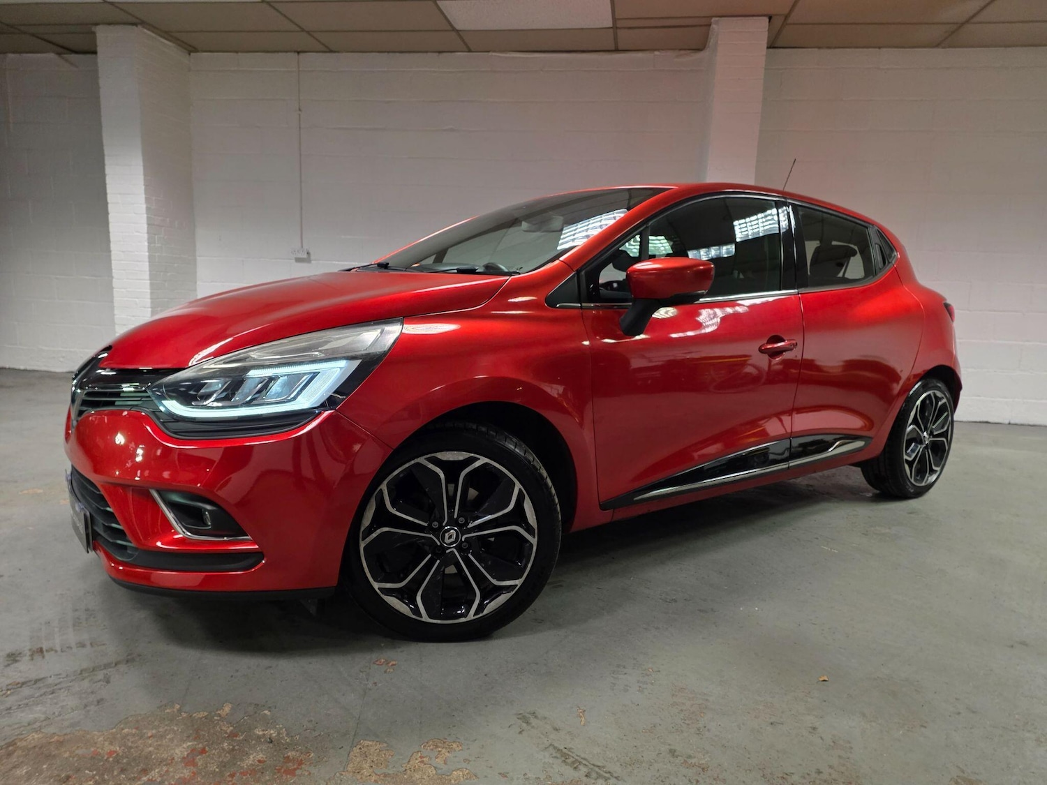 Used Renault Clio 2016 for sale - 76976846: Photo 14