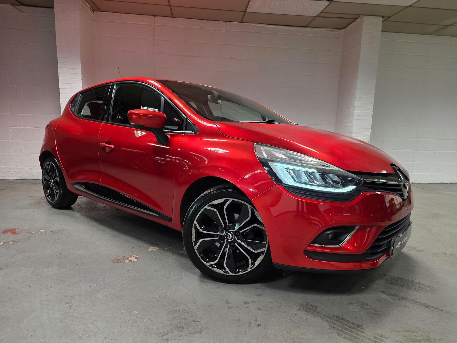 Used Renault Clio 2016 for sale - 76976846: Photo 2