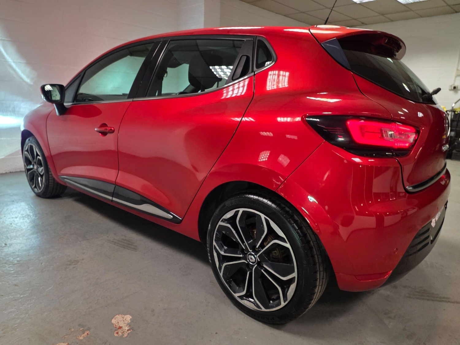 Used Renault Clio 2016 for sale - 76976846: Photo 28