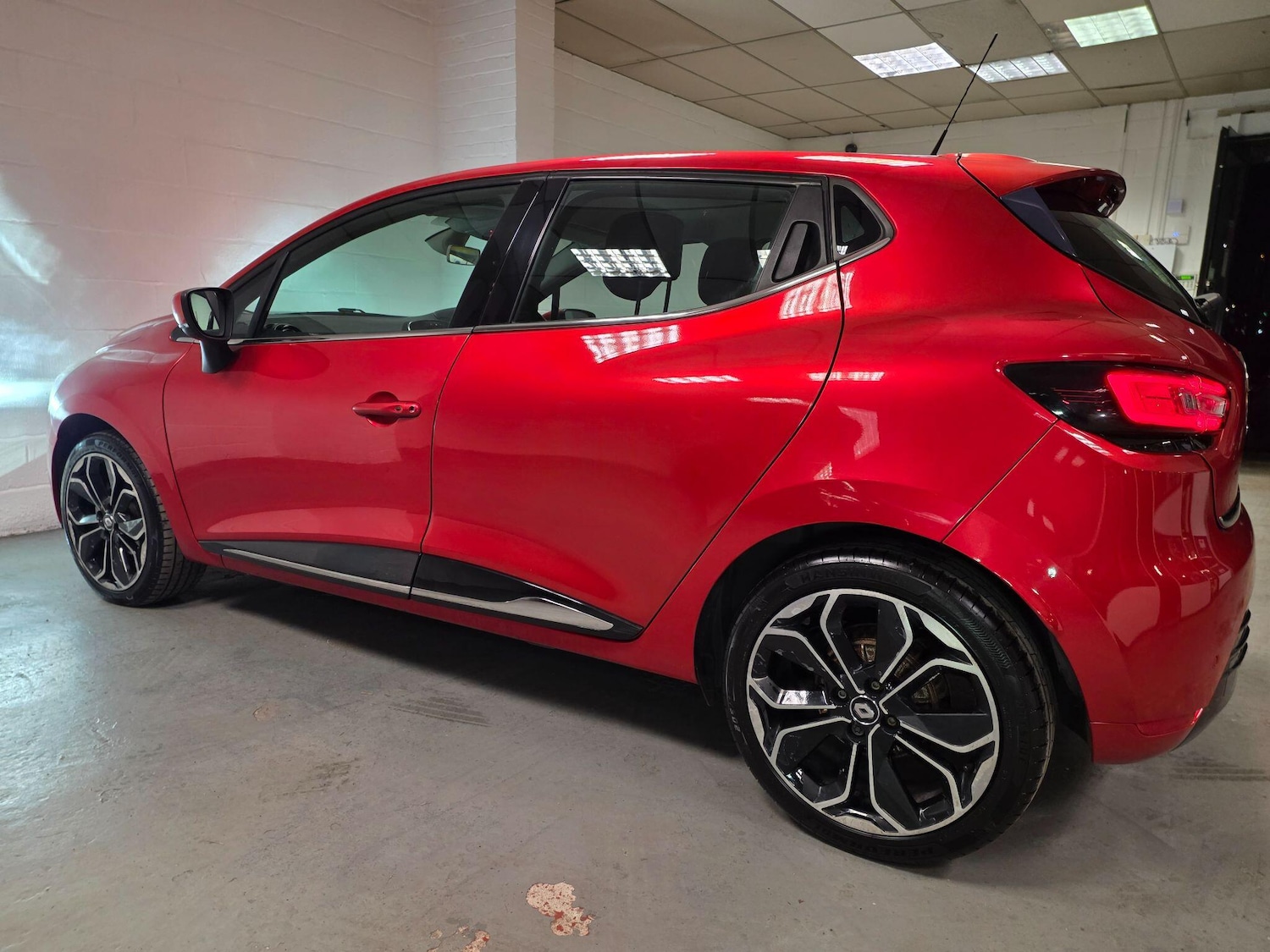 Used Renault Clio 2016 for sale - 76976846: Photo 29