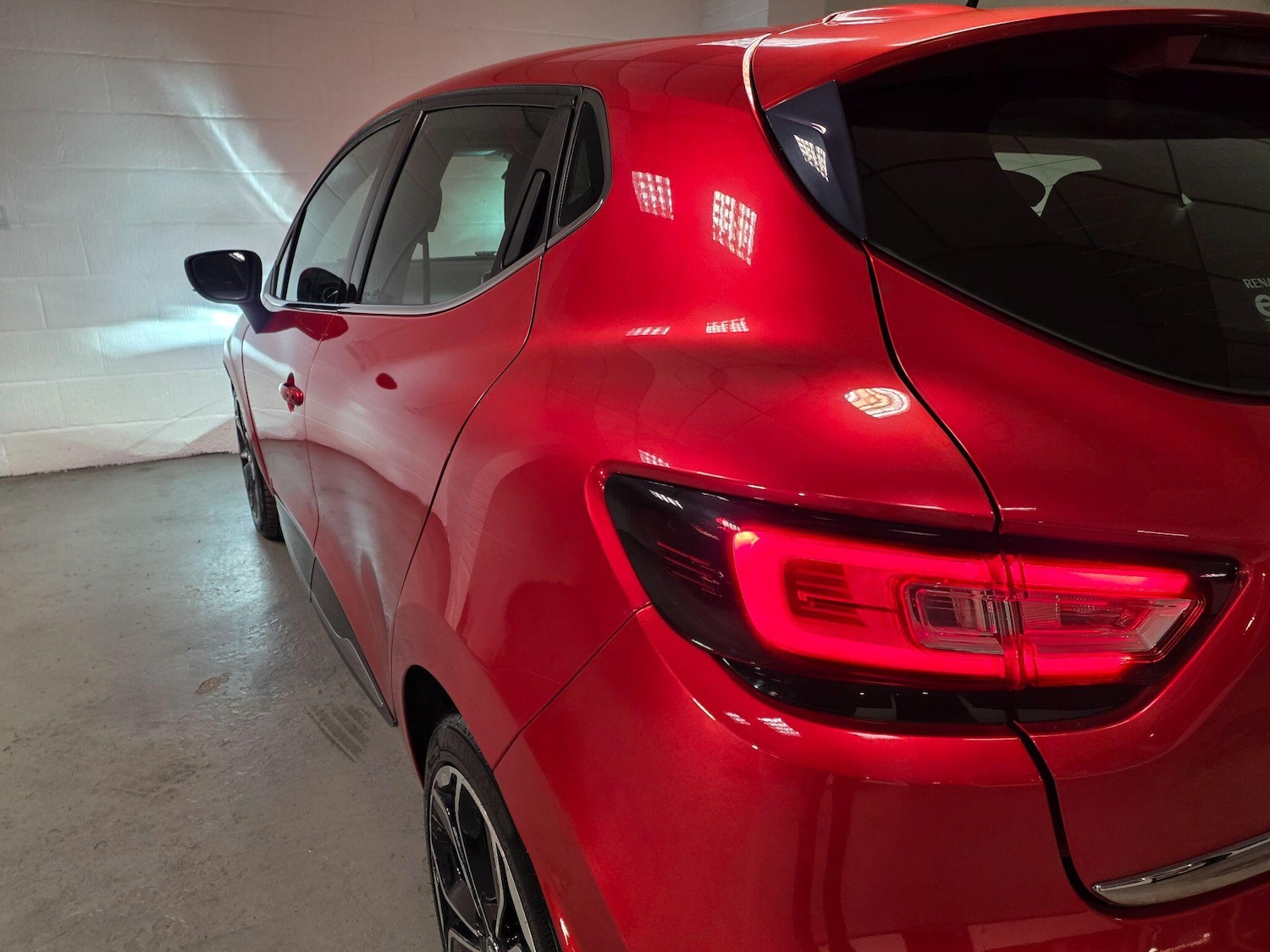 Used Renault Clio 2016 for sale - 76976846: Photo 30