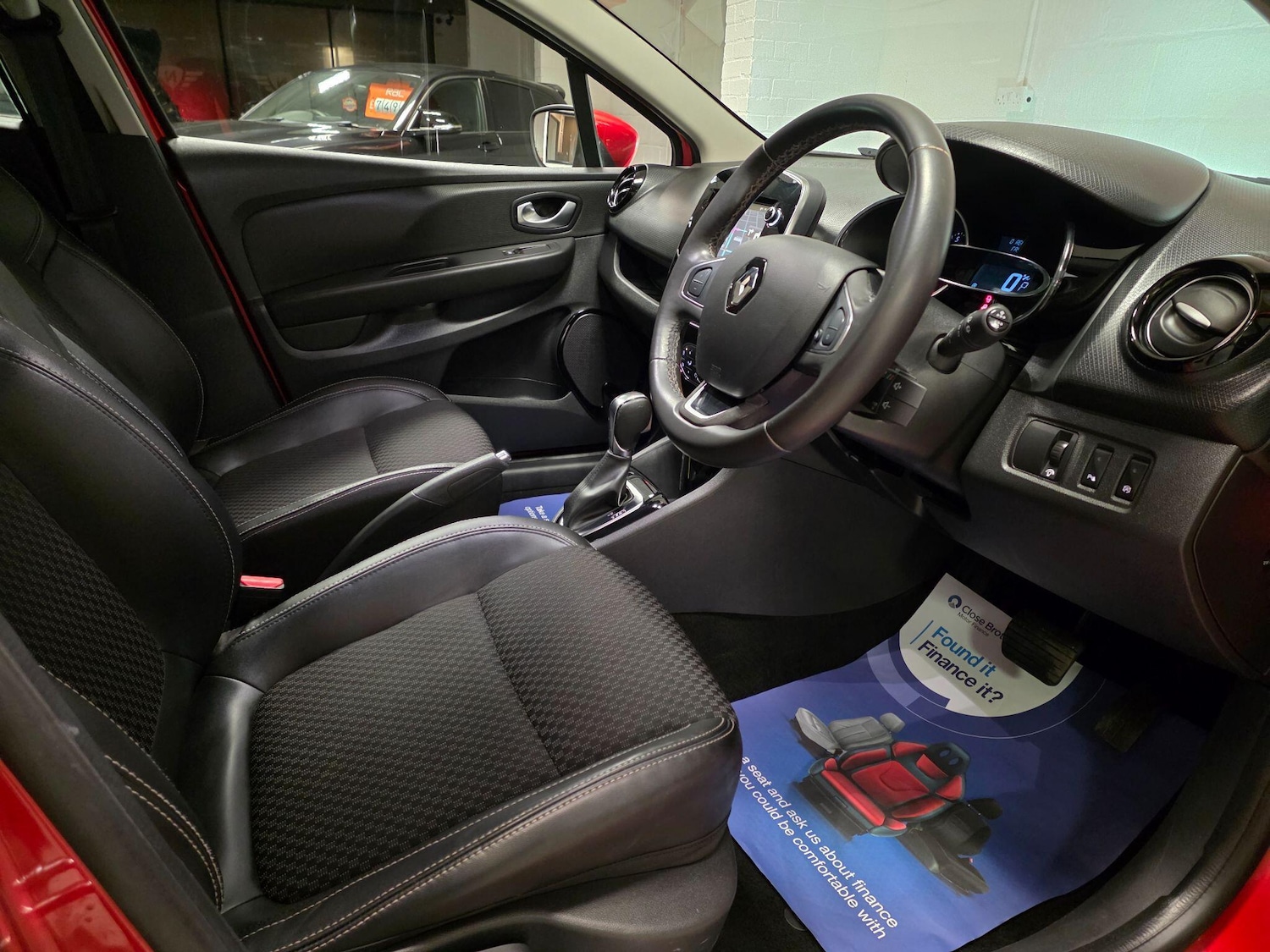 Used Renault Clio 2016 for sale - 76976846: Photo 32