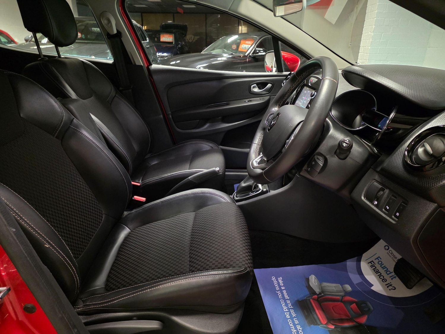 Used Renault Clio 2016 for sale - 76976846: Photo 33