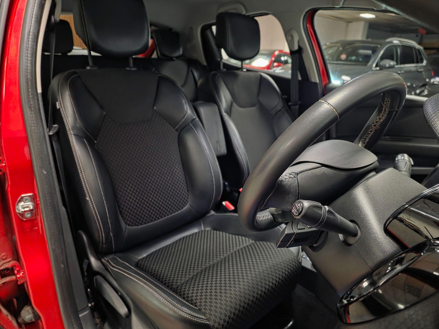 Used Renault Clio 2016 for sale - 76976846: Photo 35