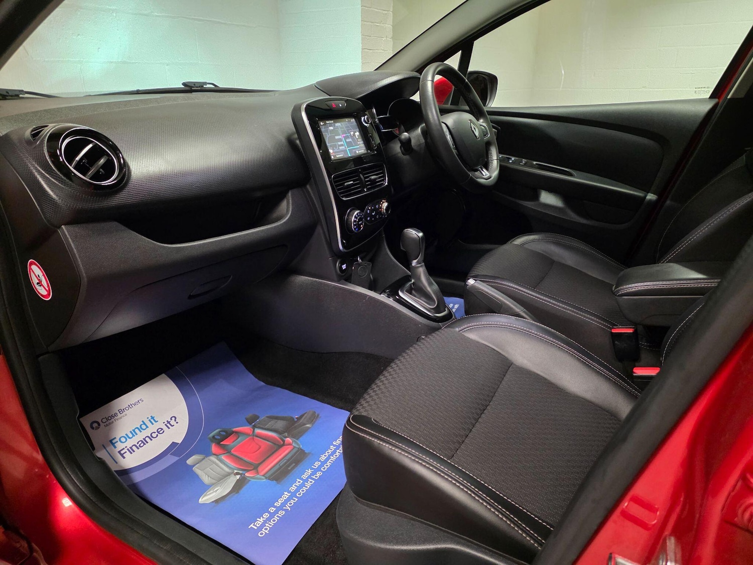 Used Renault Clio 2016 for sale - 76976846: Photo 48