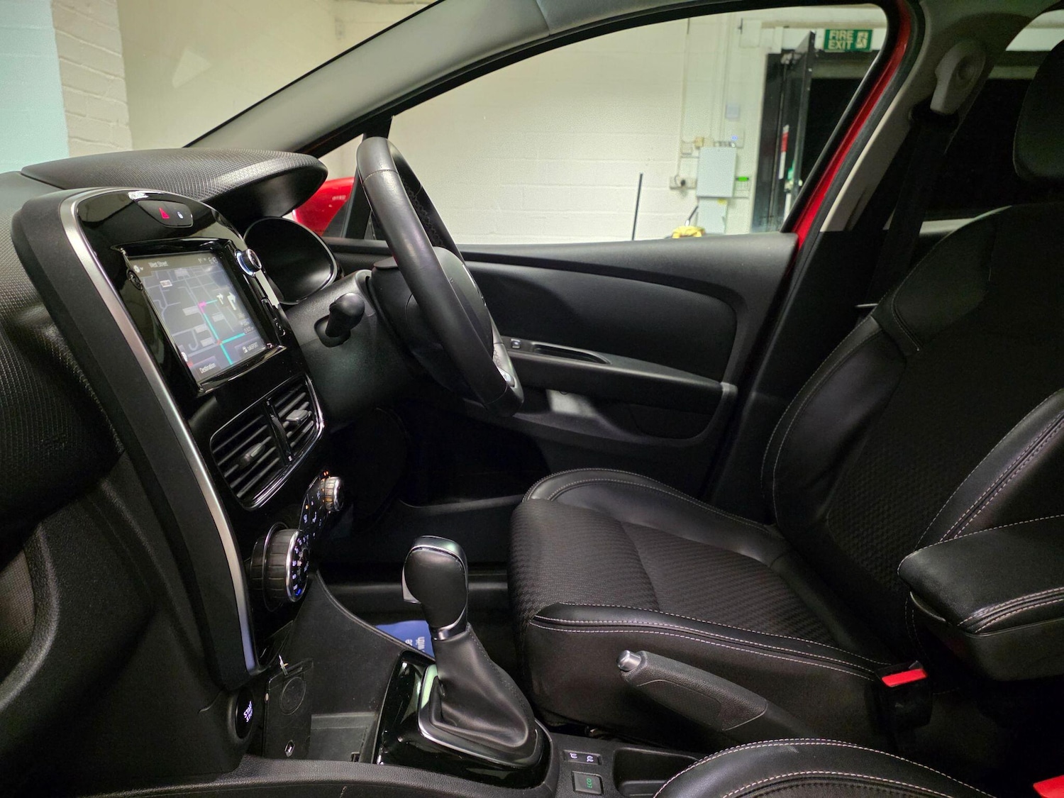 Used Renault Clio 2016 for sale - 76976846: Photo 53