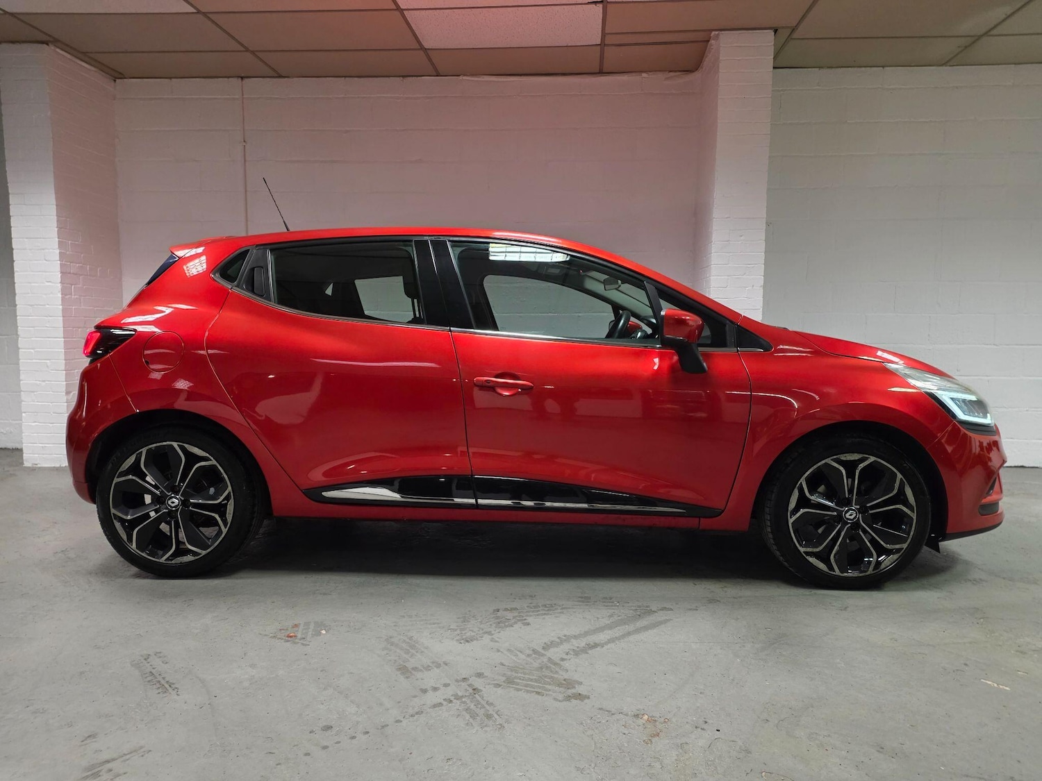 Used Renault Clio 2016 for sale - 76976846: Photo 7