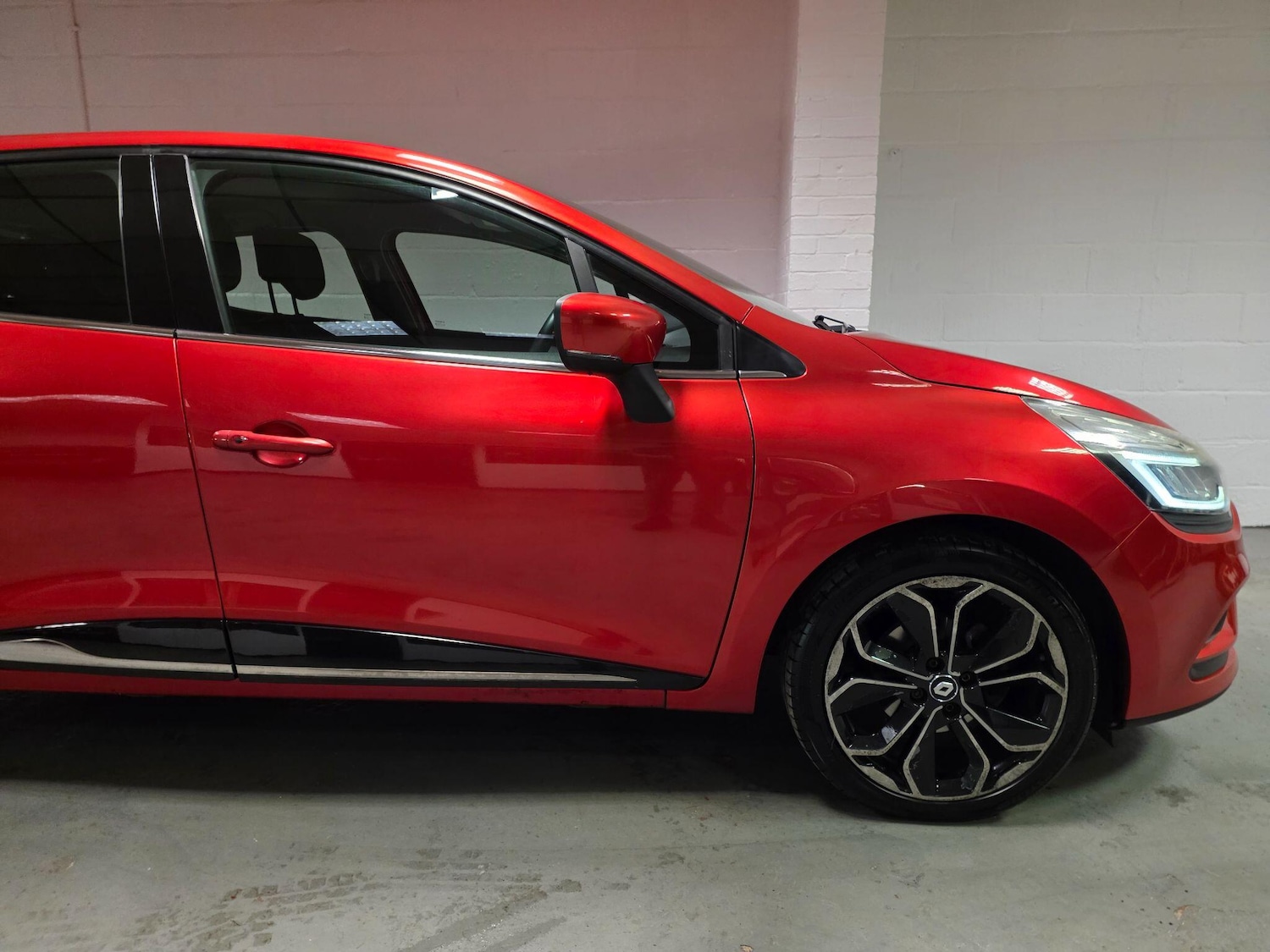 Used Renault Clio 2016 for sale - 76976846: Photo 8