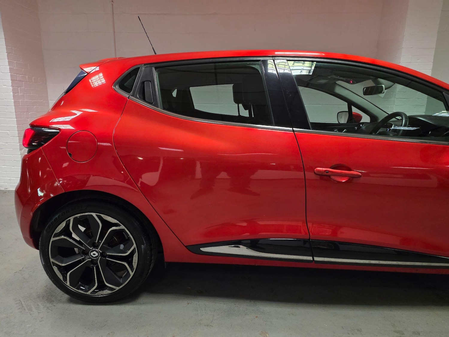 Used Renault Clio 2016 for sale - 76976846: Photo 9