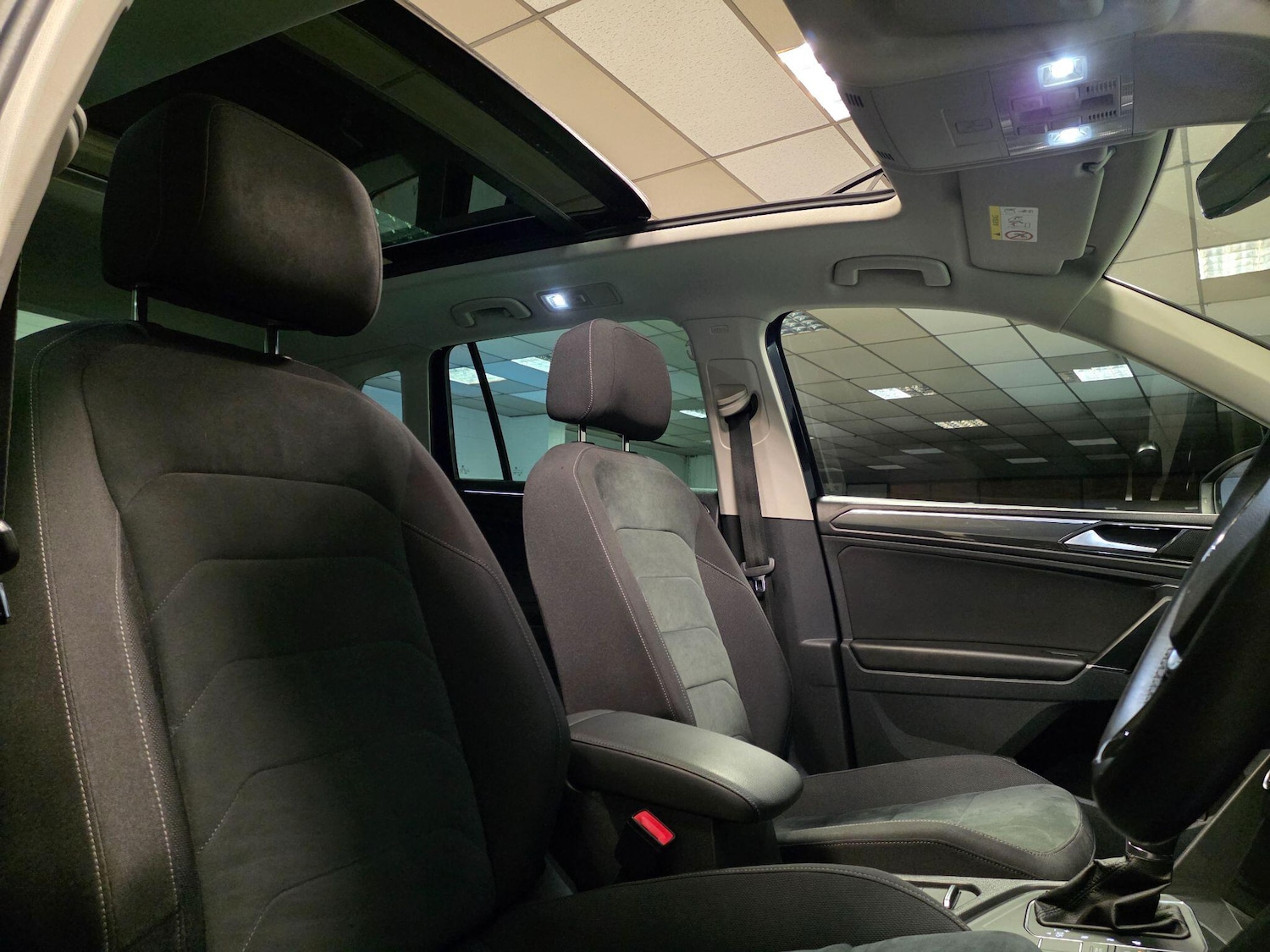 Used Volkswagen Tiguan 2018 for sale - 76512445: Photo 37