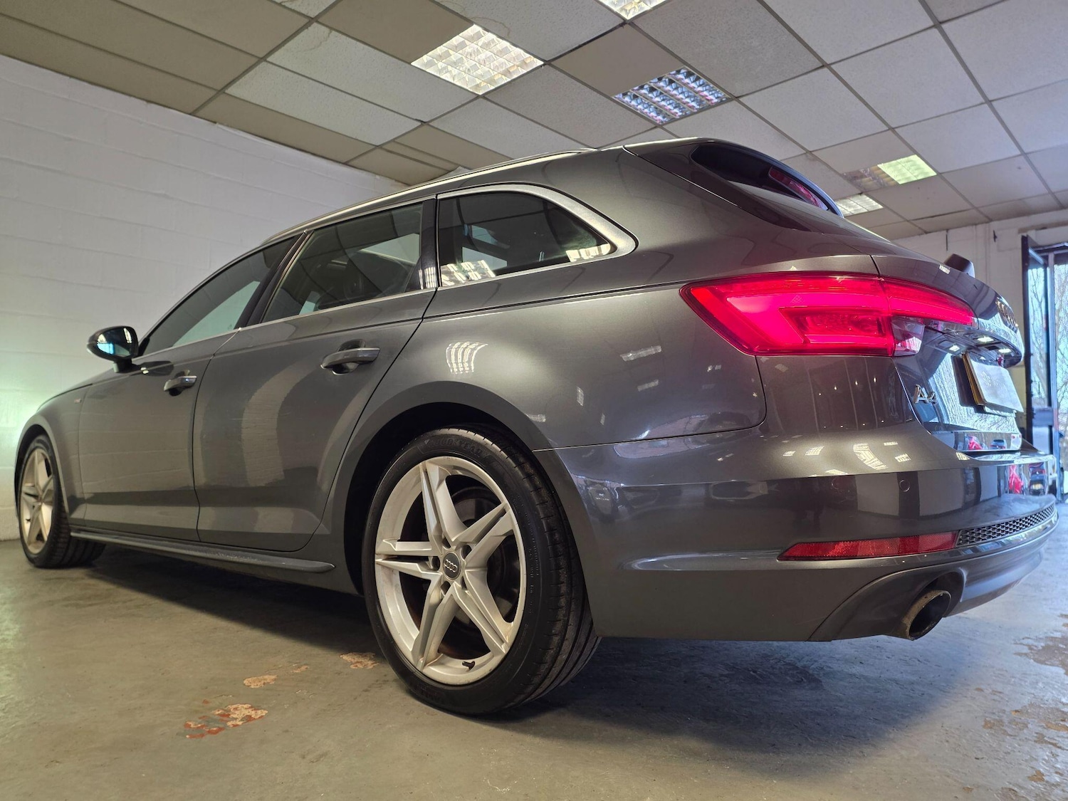 Used Audi A4 Avant for sale - 77315371: Photo 25