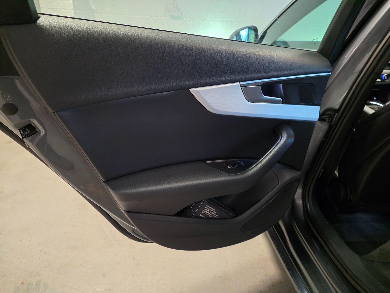 Used Audi A4 Avant for sale - 77315371: Photo 48