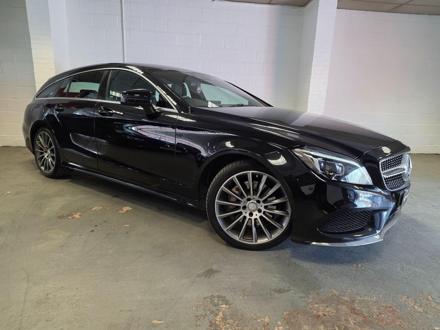 Used Mercedes-Benz CLS 2015 for sale - 77978022: Photo 2