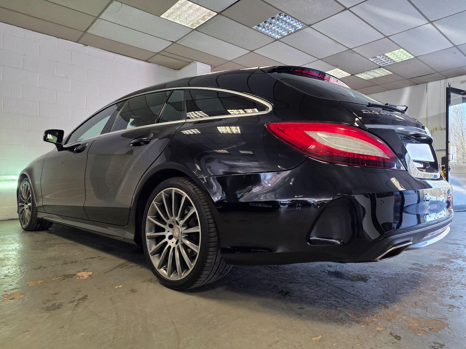 Used Mercedes-Benz CLS 2015 for sale - 77978022: Photo 25