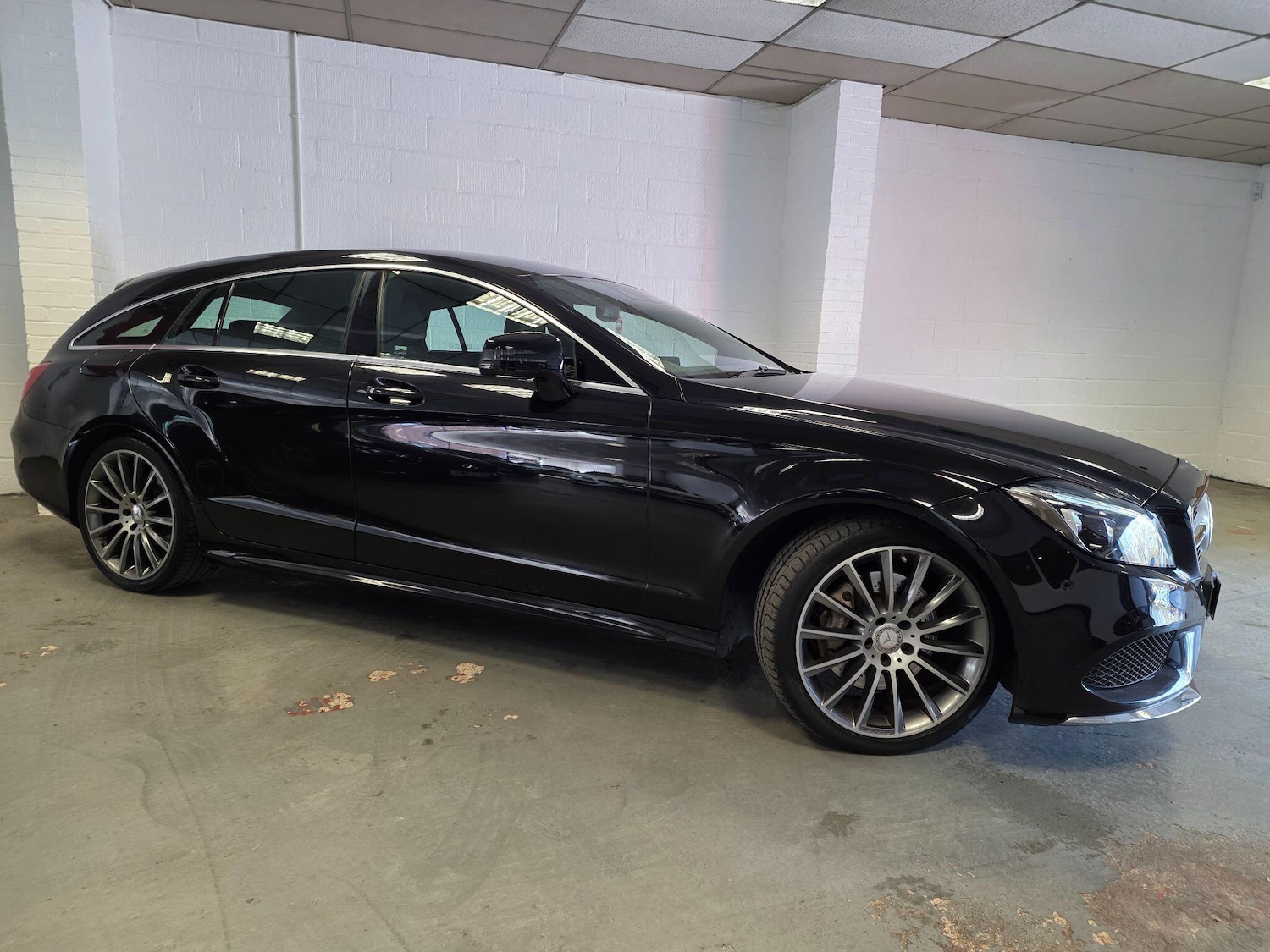 Used Mercedes-Benz CLS 2015 for sale - 77978022: Photo 3