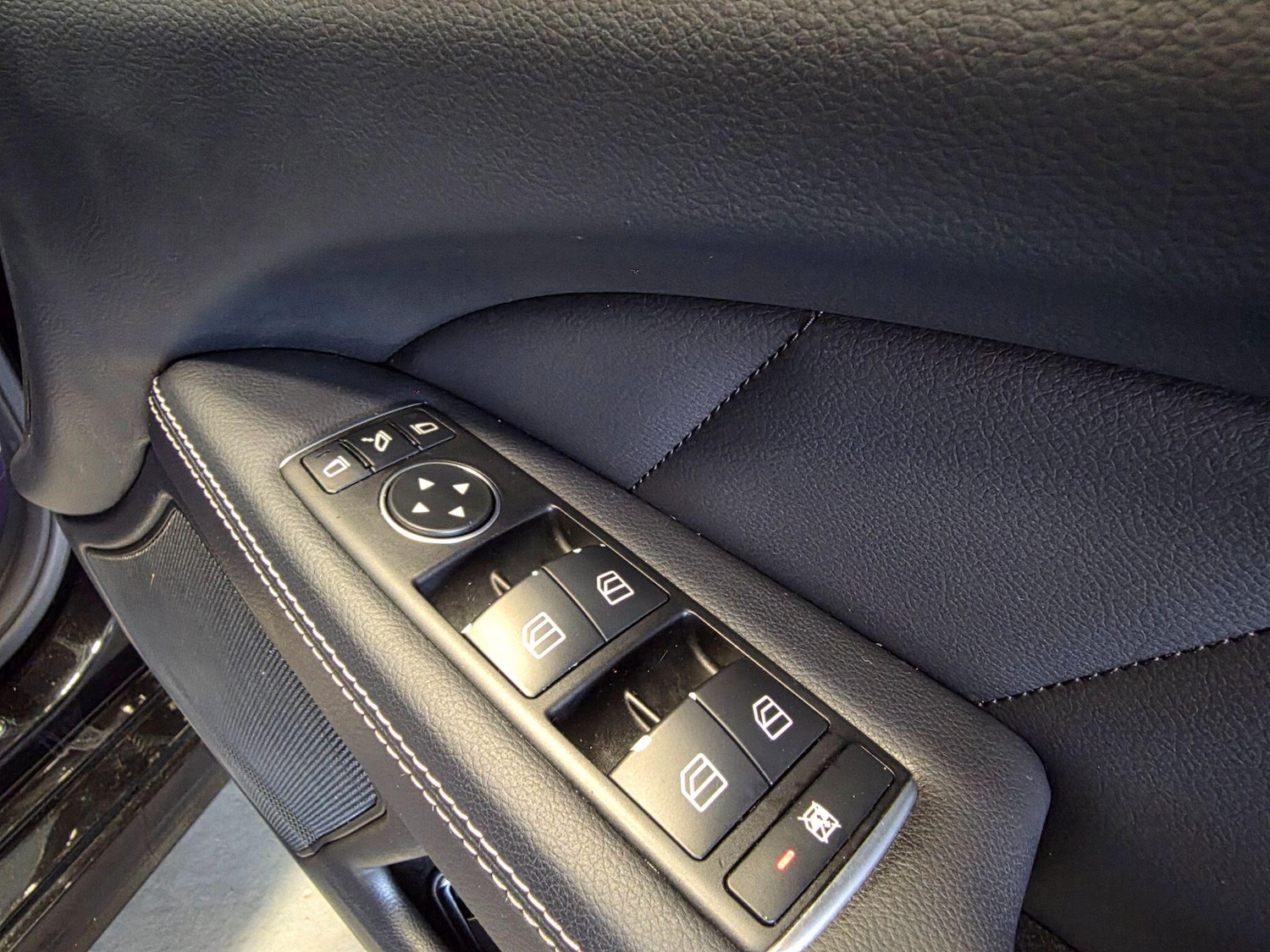 Used Mercedes-Benz CLS 2015 for sale - 77978022: Photo 54