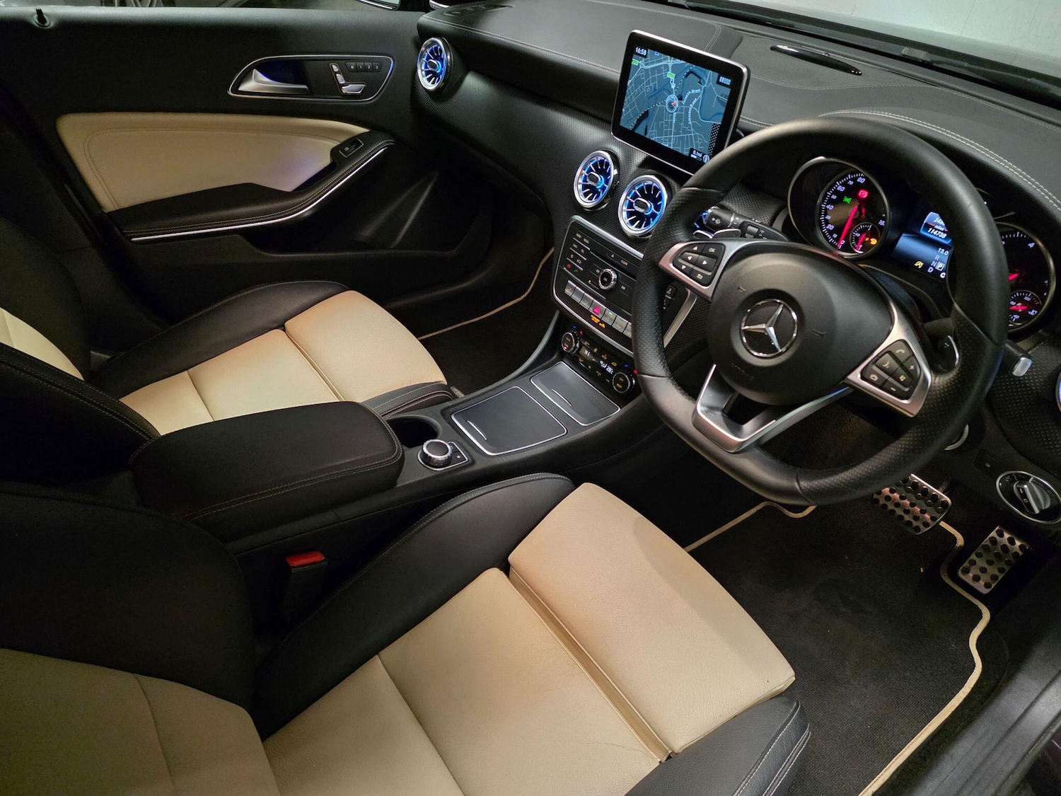 Used Mercedes-Benz A-Class 2016 for sale - 76522542: Photo 29