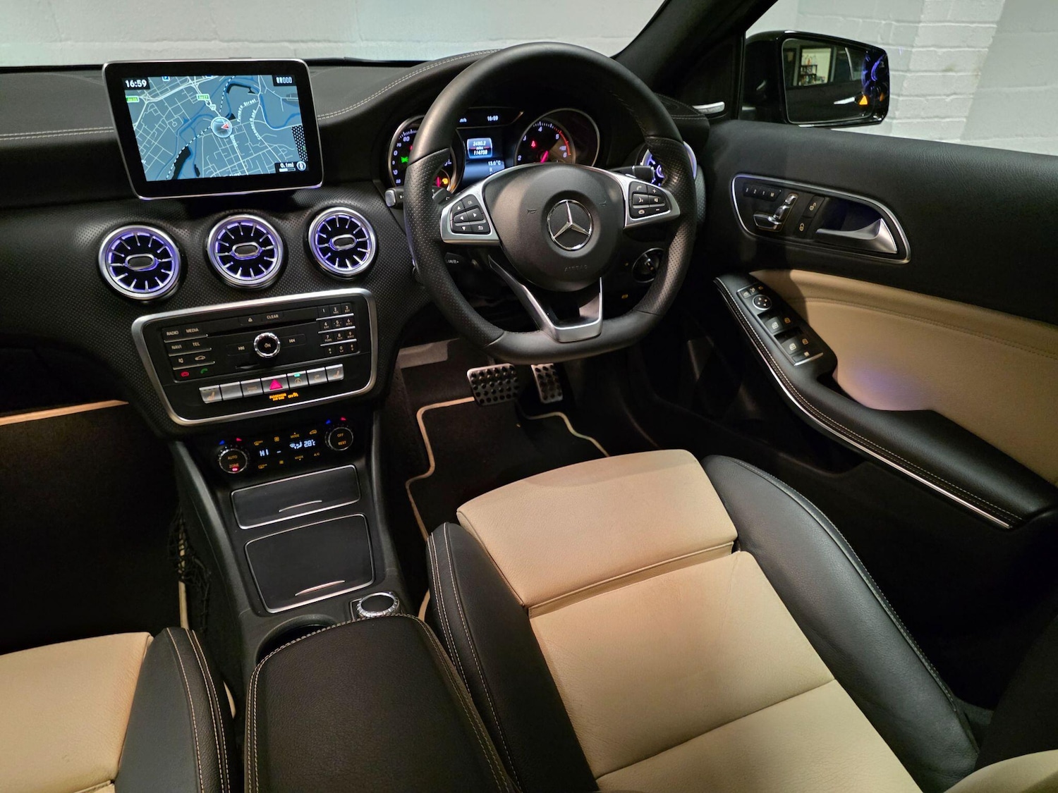 Used Mercedes-Benz A-Class 2016 for sale - 76522542: Photo 39