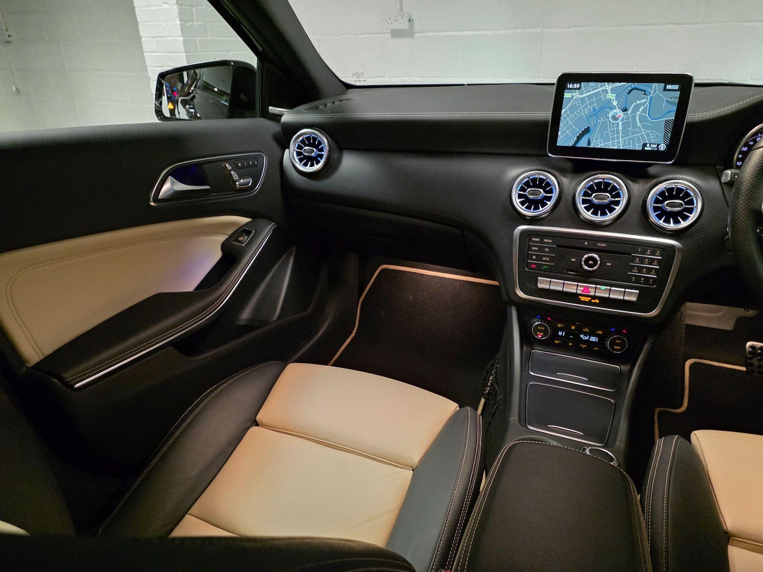 Used Mercedes-Benz A-Class 2016 for sale - 76522542: Photo 40