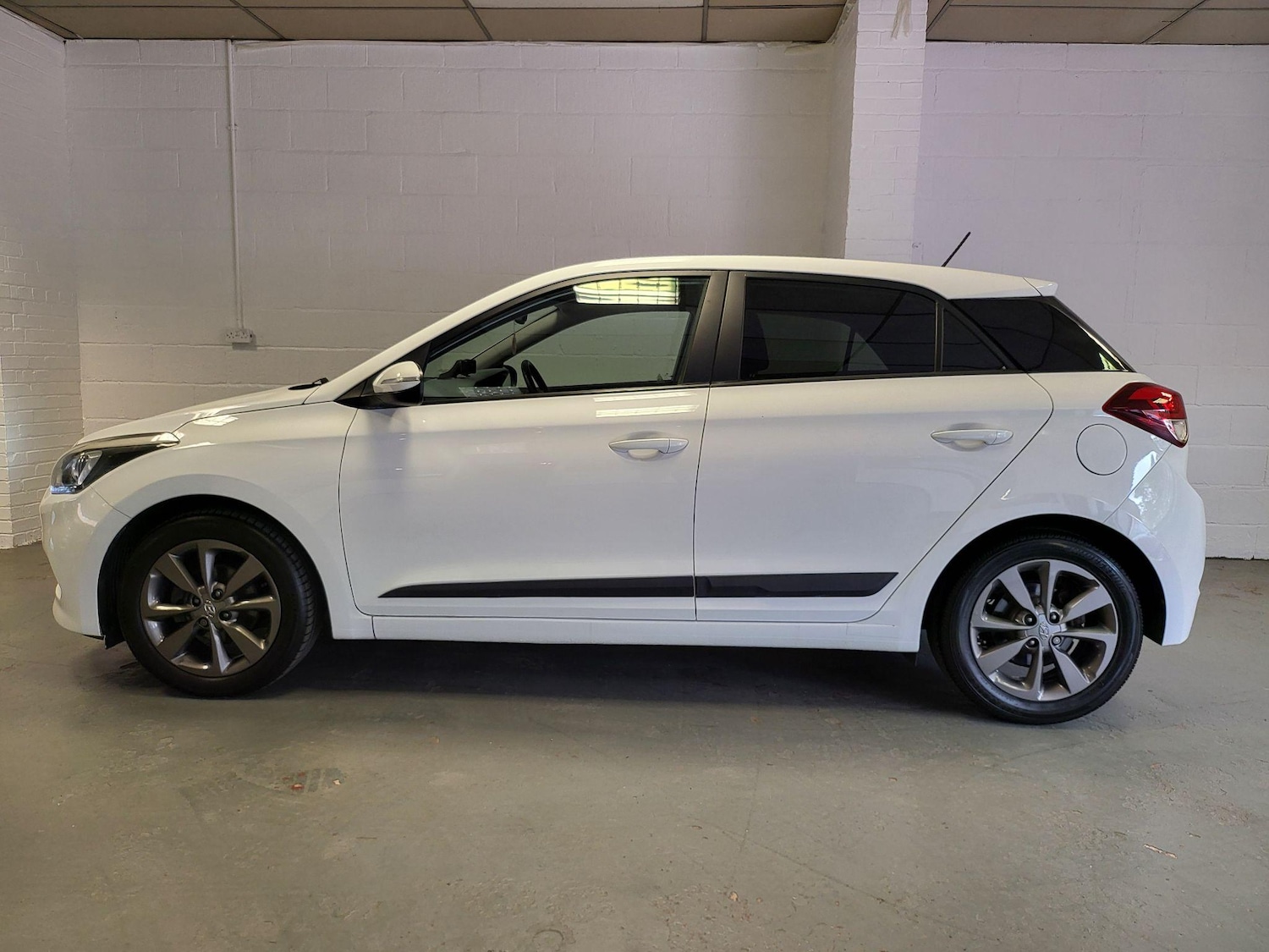 Used Hyundai i20 2015 for sale - 76987676: Photo 15