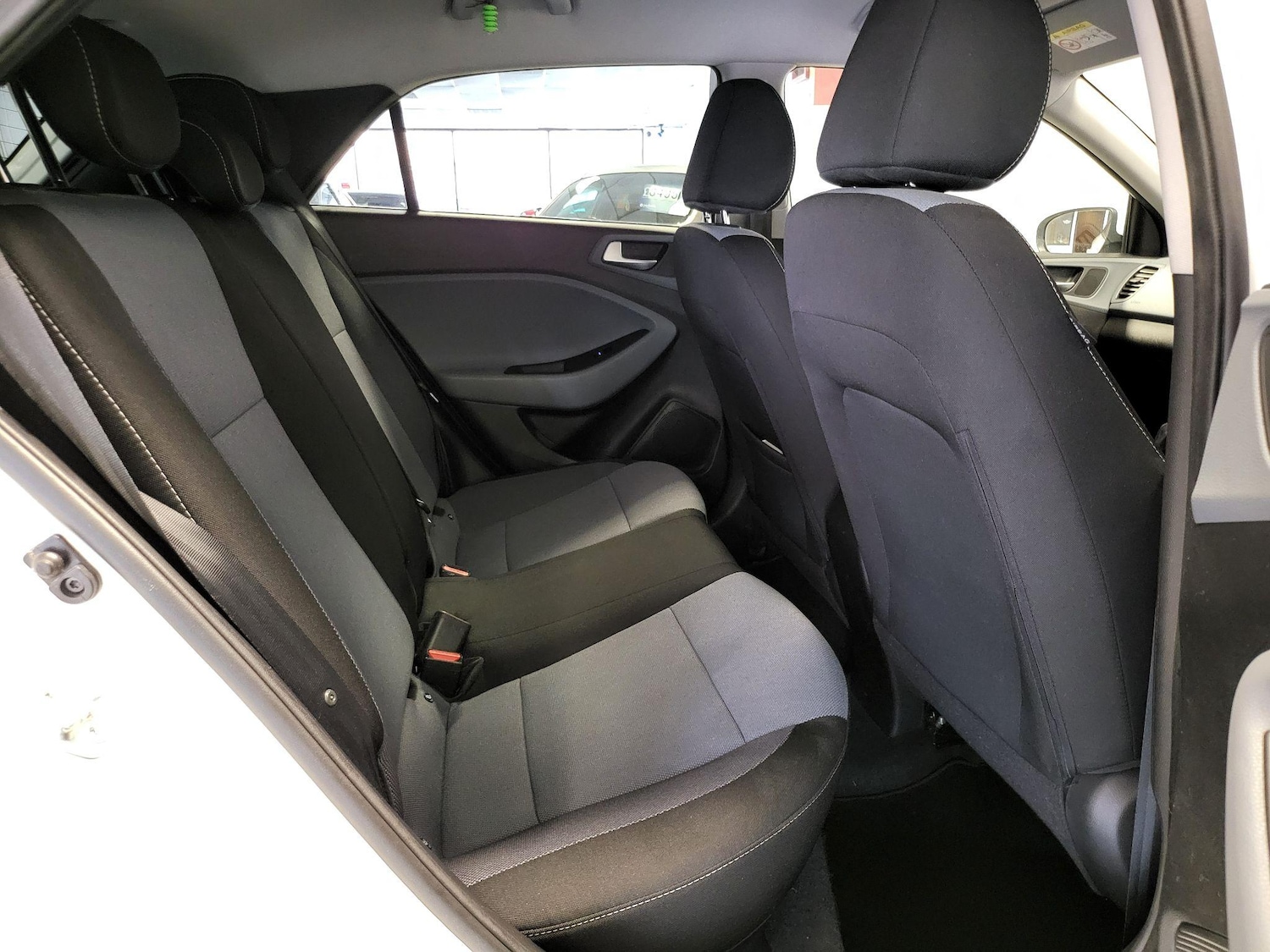 Used Hyundai i20 2015 for sale - 76987676: Photo 35