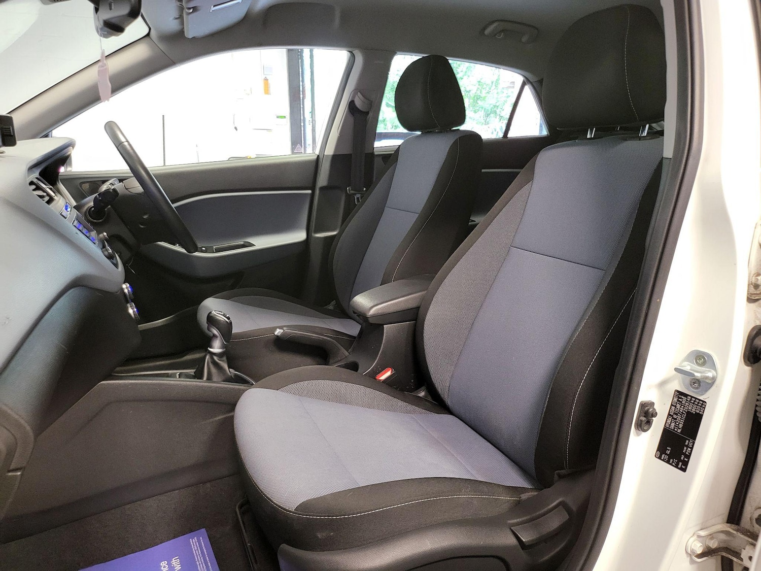 Used Hyundai i20 2015 for sale - 76987676: Photo 46