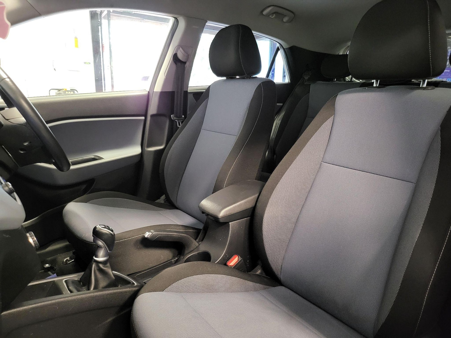 Used Hyundai i20 2015 for sale - 76987676: Photo 47