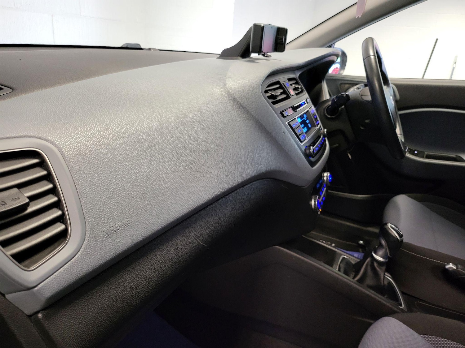 Used Hyundai i20 2015 for sale - 76987676: Photo 50