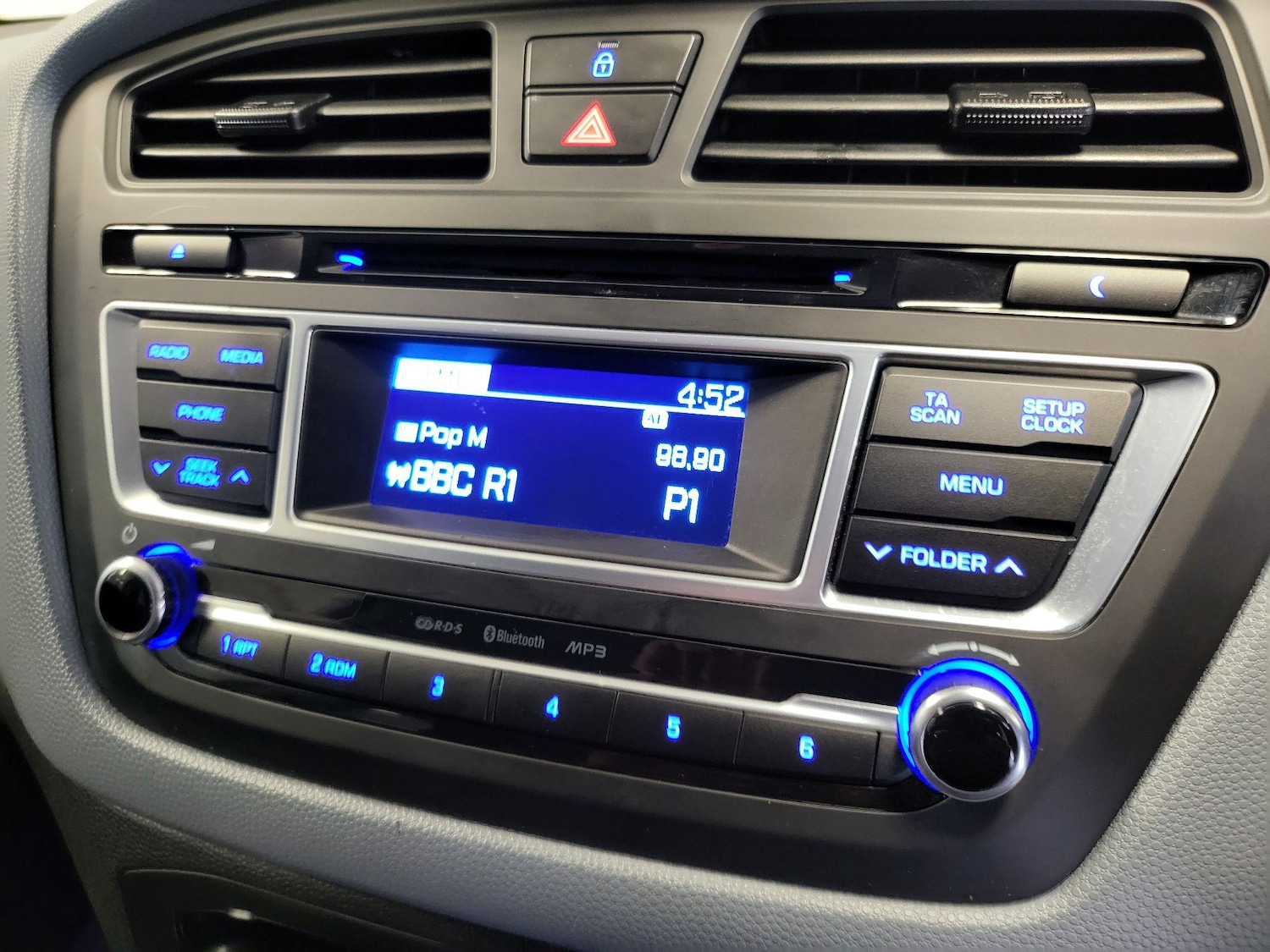 Used Hyundai i20 2015 for sale - 76987676: Photo 61