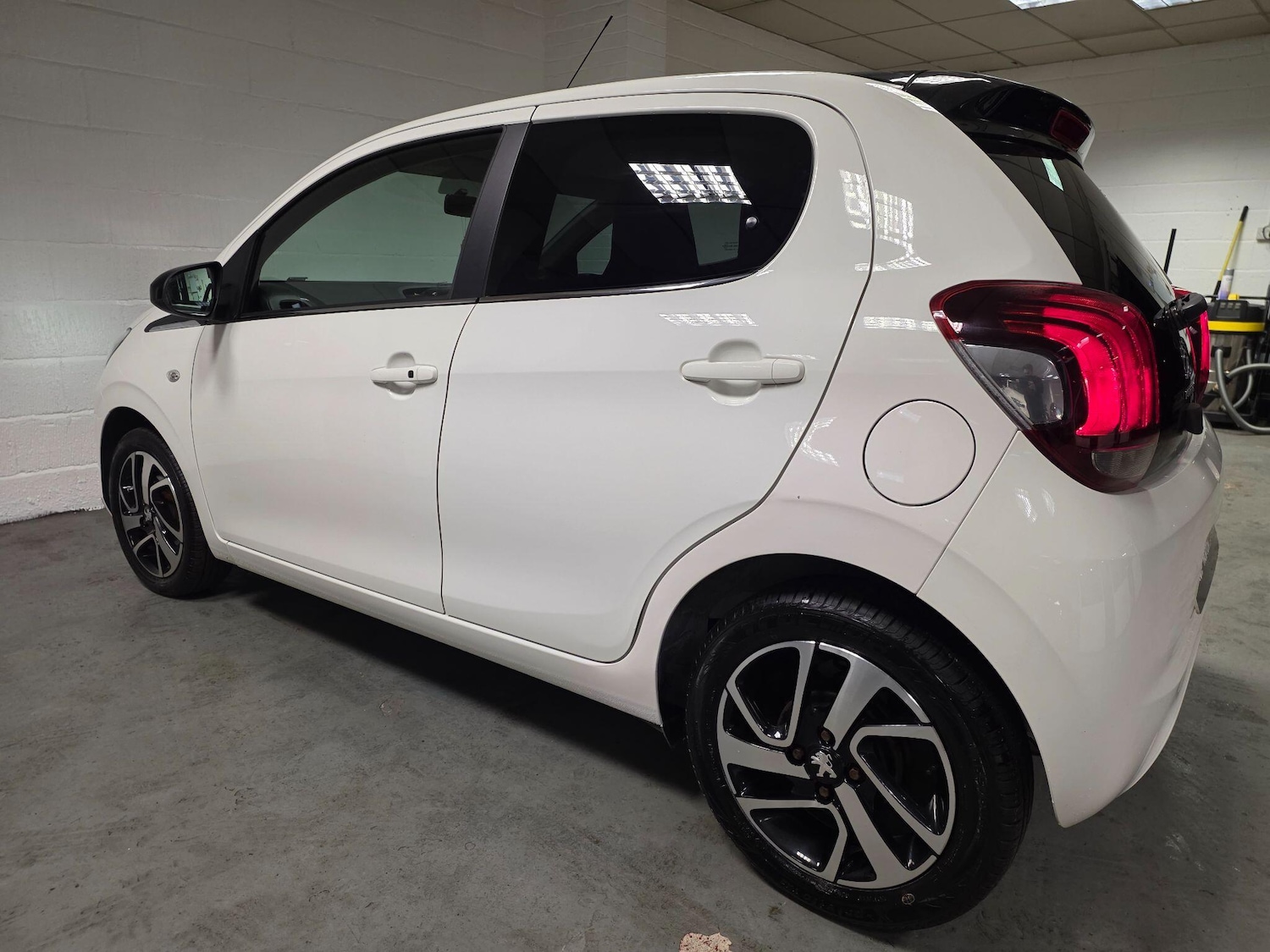 Used Peugeot 108 2018 for sale - 77029918: Photo 27