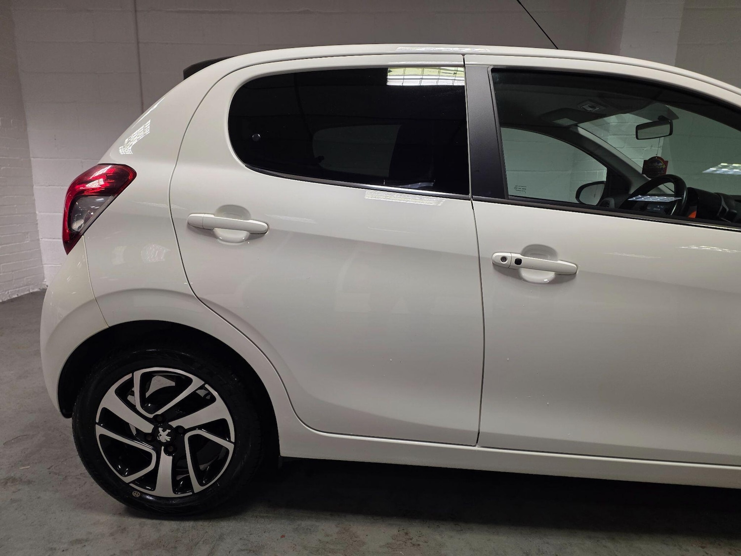 Used Peugeot 108 2018 for sale - 77029918: Photo 8
