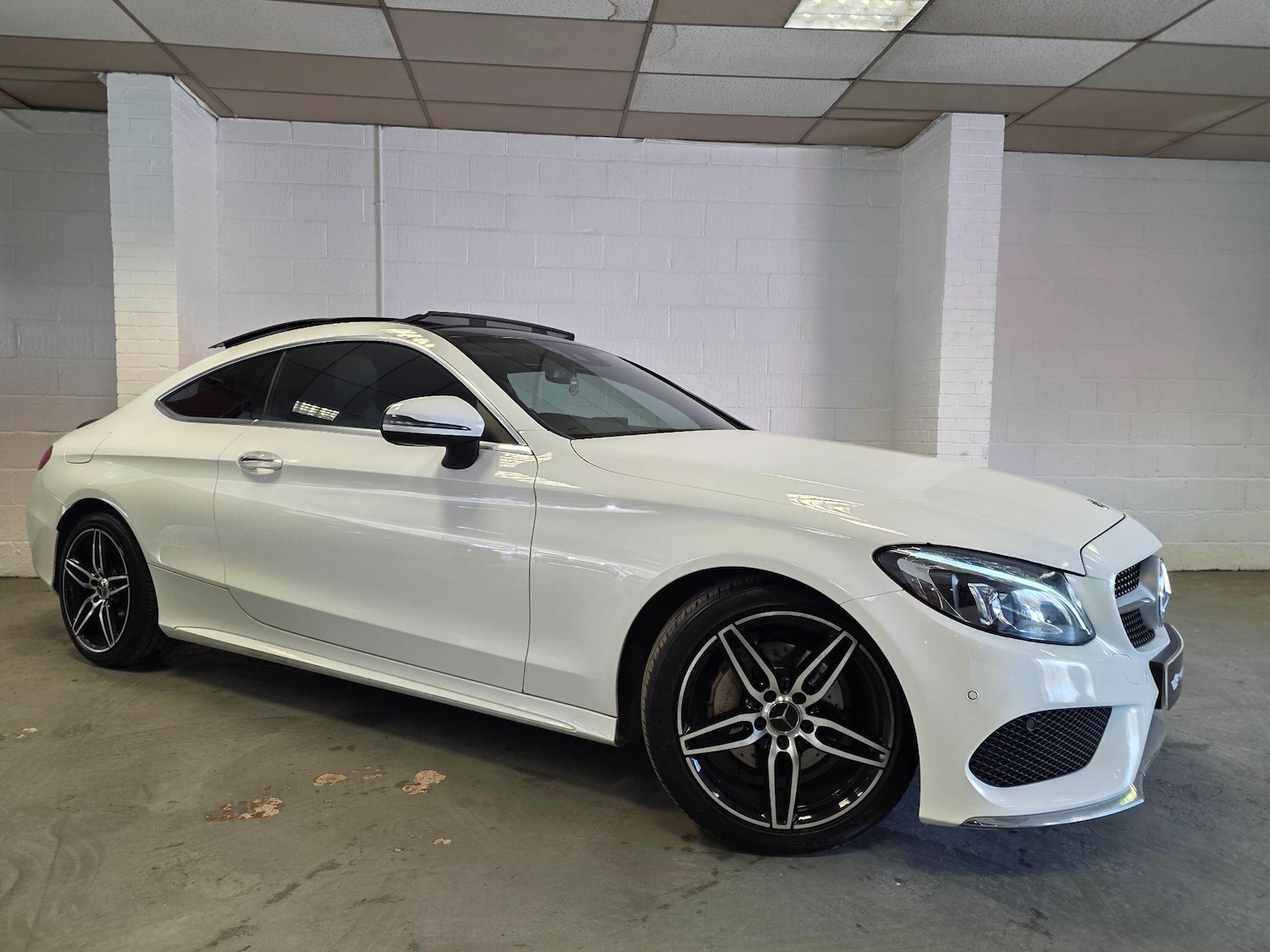Used Mercedes-Benz C Class 2016 for sale - 77978490: Photo 2