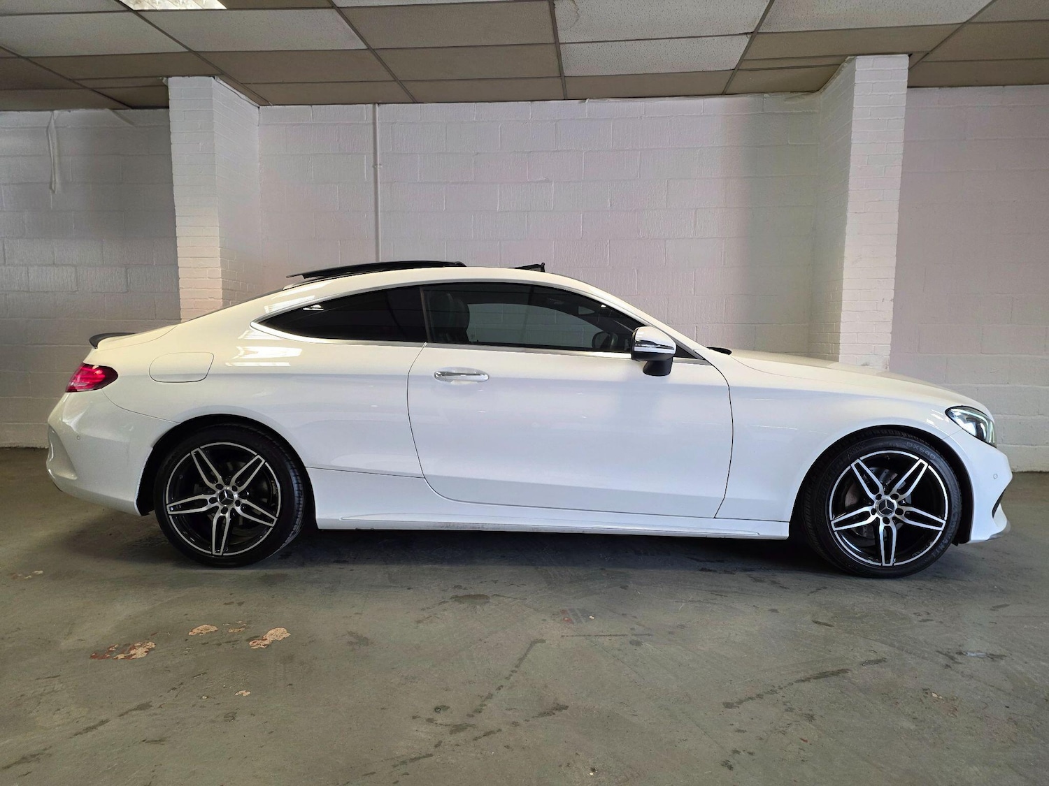 Used Mercedes-Benz C Class 2016 for sale - 77978490: Photo 6