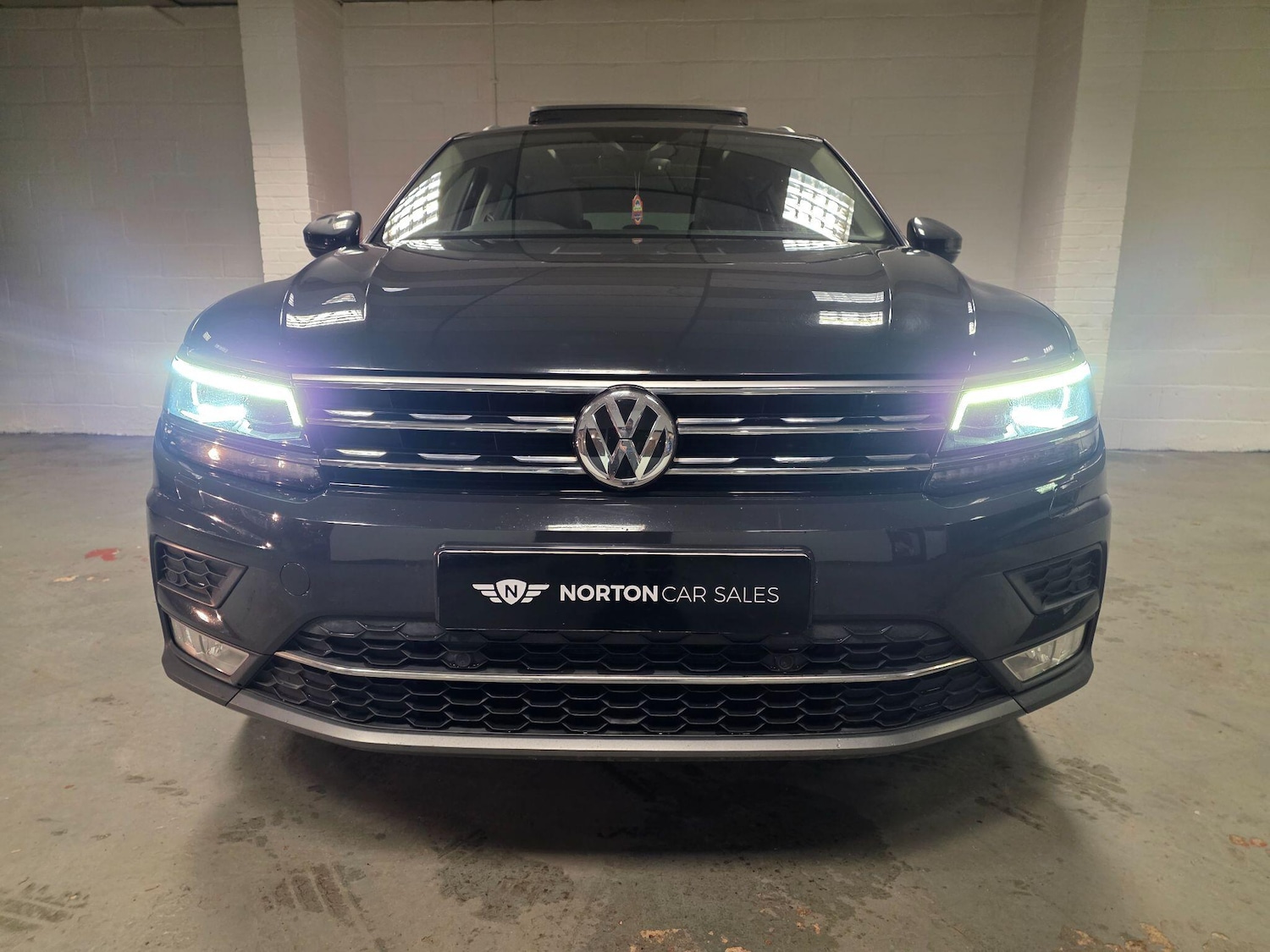 Used Volkswagen Tiguan 2017 for sale - 76976265: Photo 10