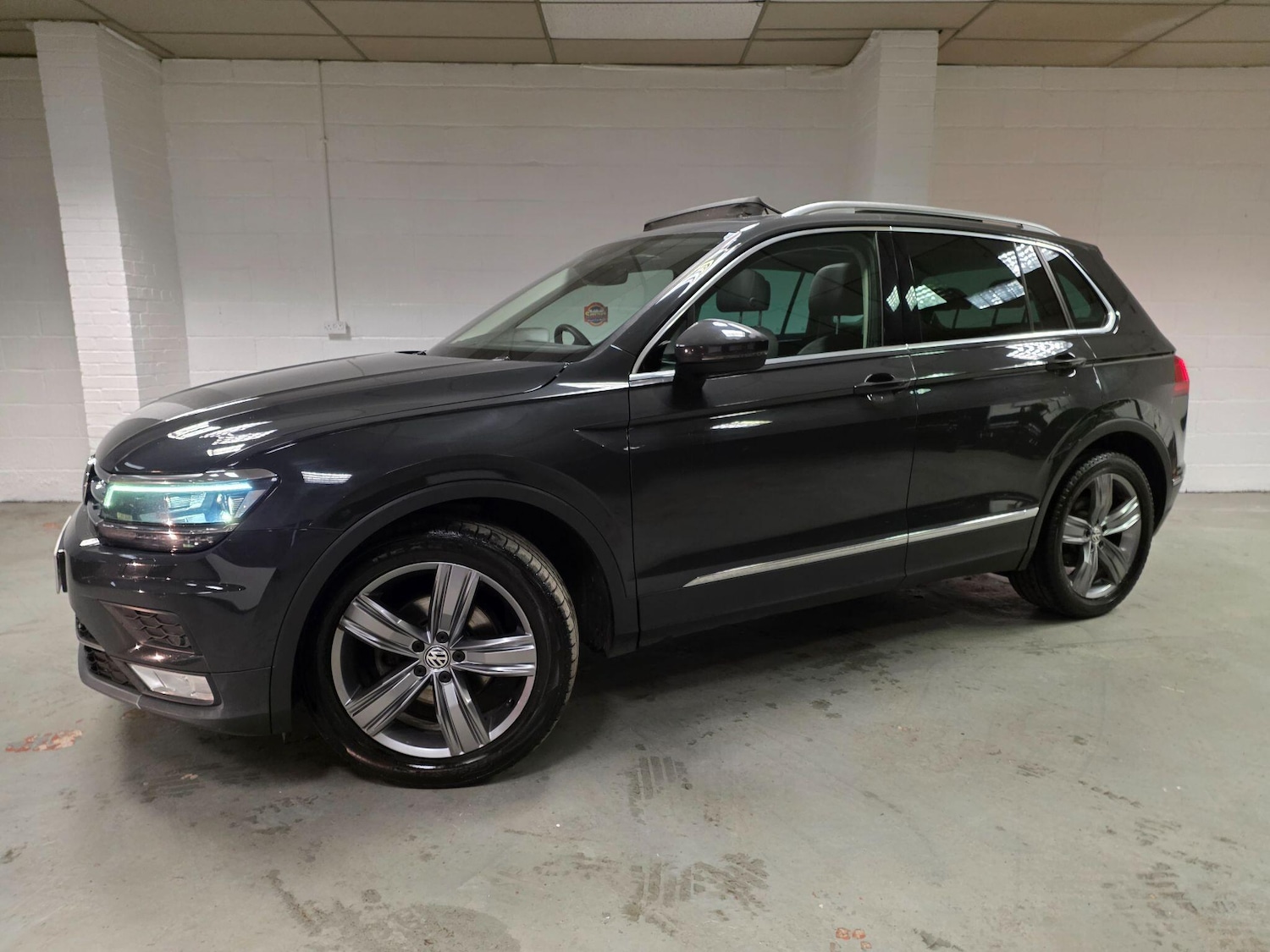 Used Volkswagen Tiguan 2017 for sale - 76976265: Photo 14