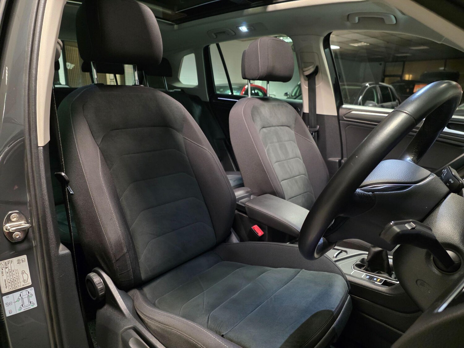 Used Volkswagen Tiguan 2017 for sale - 76976265: Photo 35