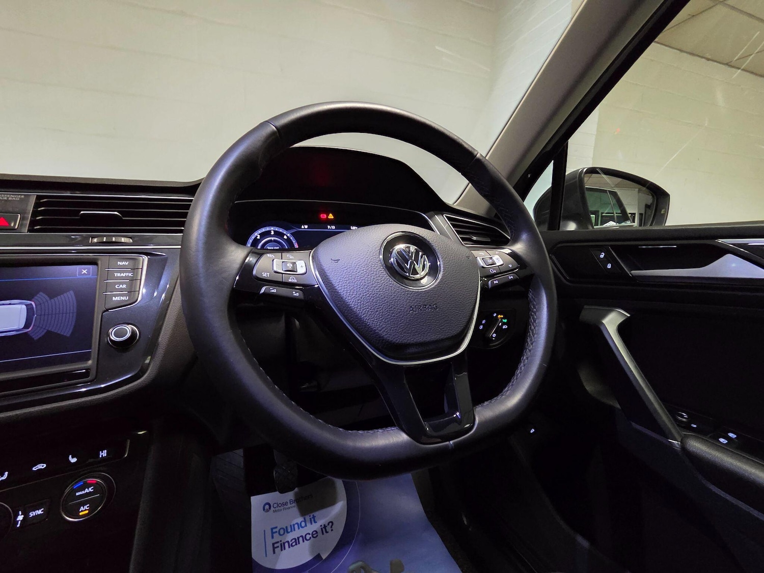 Used Volkswagen Tiguan 2017 for sale - 76976265: Photo 43