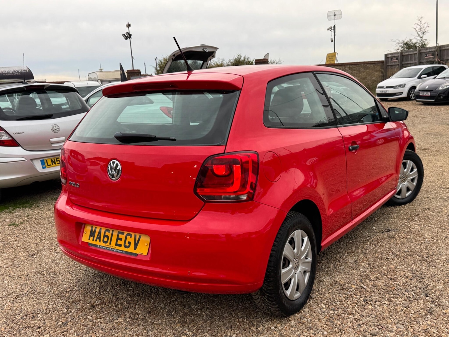 Used Volkswagen Polo 2011 for sale - 76388896: Photo 15
