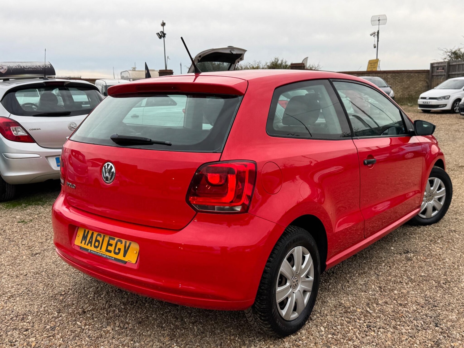 Used Volkswagen Polo 2011 for sale - 76388896: Photo 16