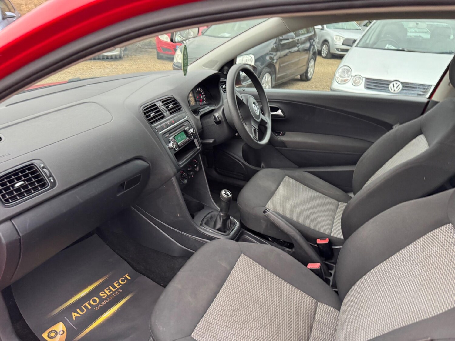 Used Volkswagen Polo 2011 for sale - 76388896: Photo 19