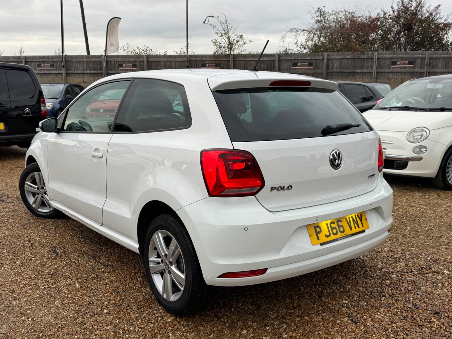 Used Volkswagen Polo 2016 for sale - 76499021: Photo 2