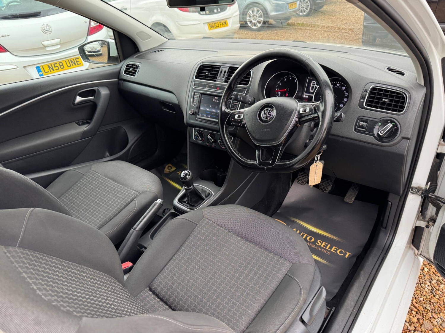 Used Volkswagen Polo 2016 for sale - 76499021: Photo 21