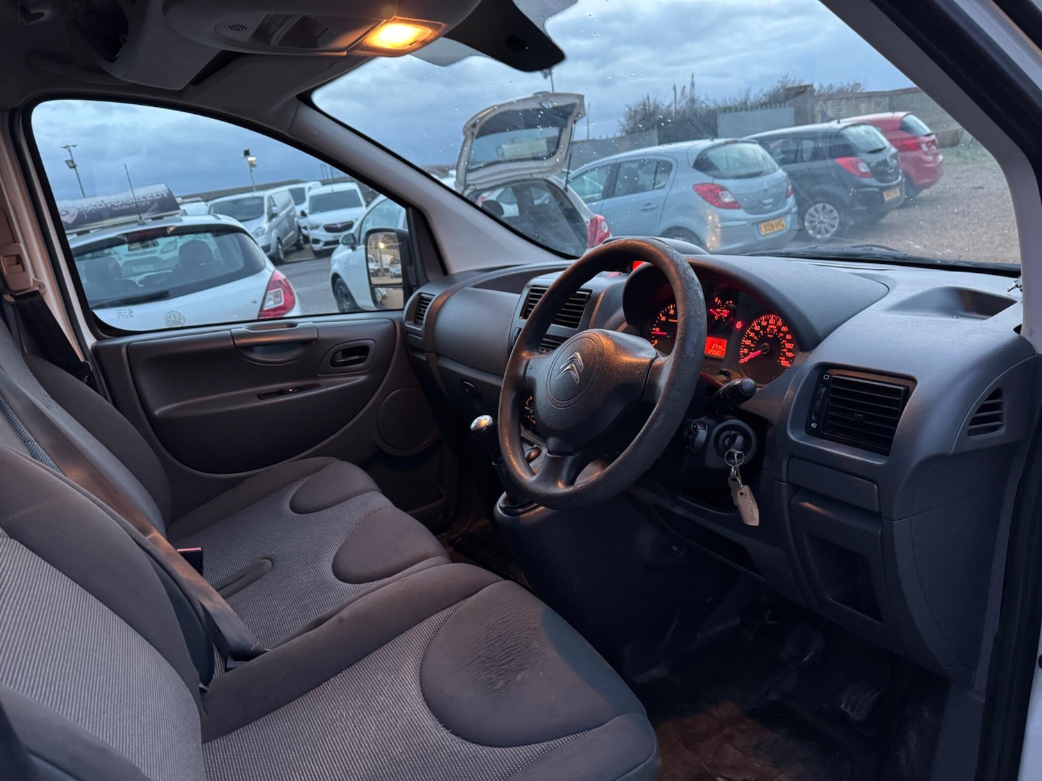 Used Citroen Dispatch 2016 for sale - 76573744: Photo 18