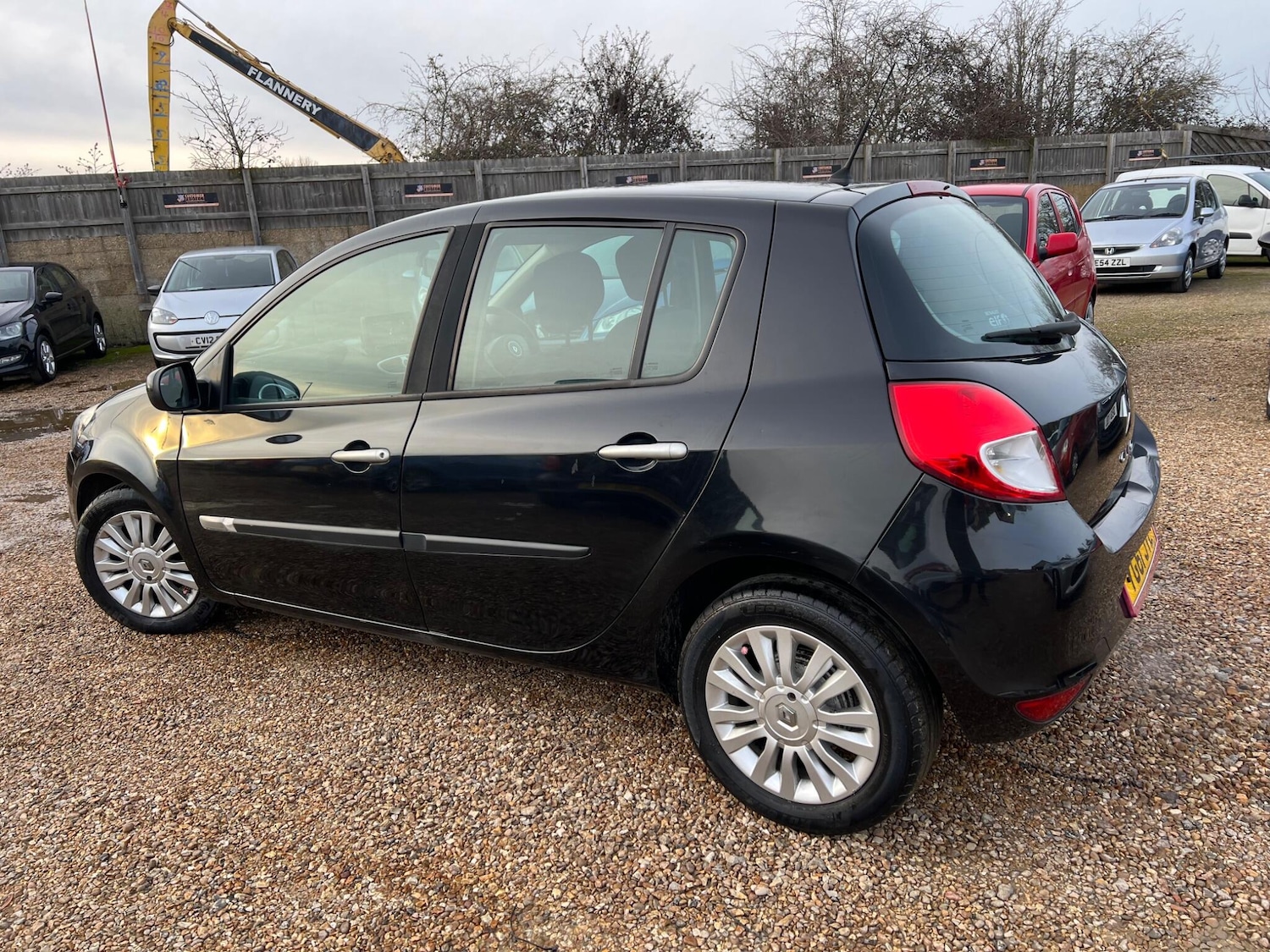 Used Renault Clio 2011 for sale - 77559141: Photo 11