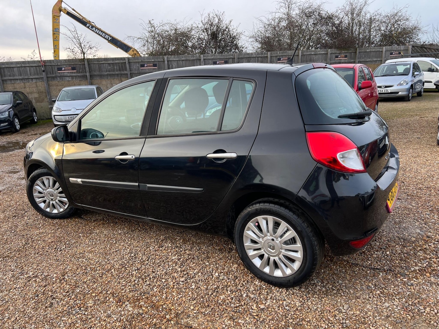 Used Renault Clio 2011 for sale - 77559141: Photo 12