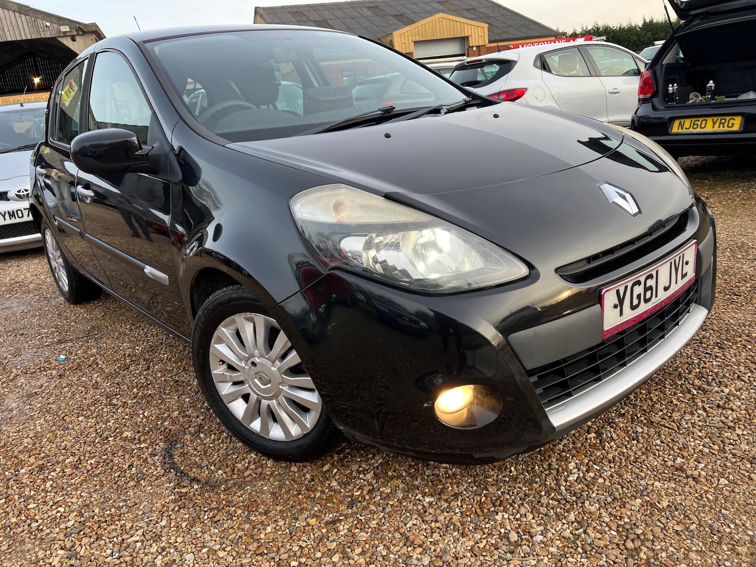 Used Renault Clio 2011 for sale - 77559141: Photo 17