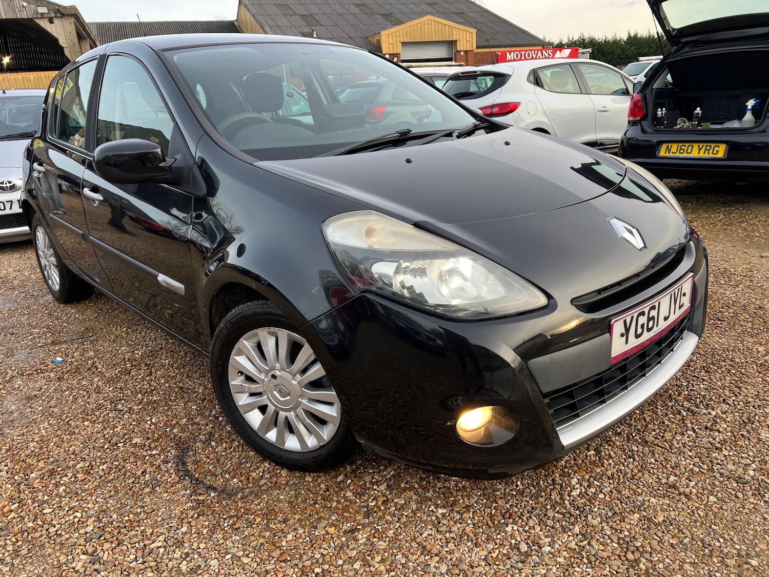 Used Renault Clio 2011 for sale - 77559141: Photo 18