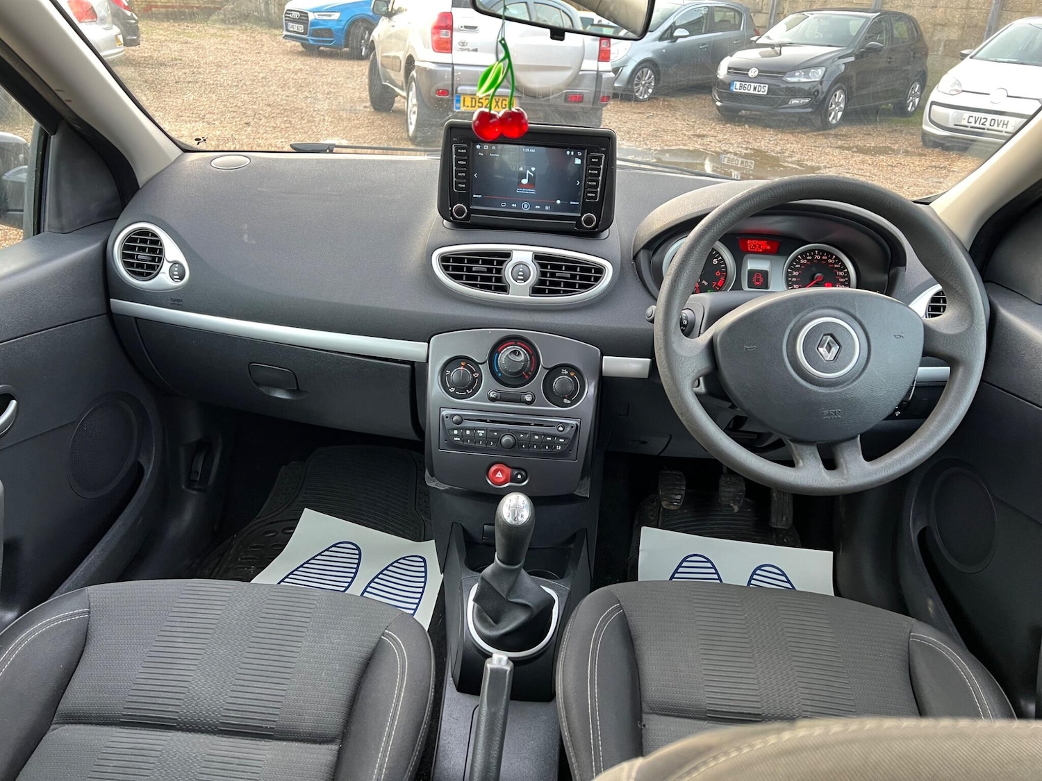 Used Renault Clio 2011 for sale - 77559141: Photo 22